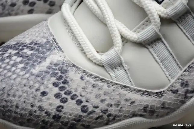 Snake SE Air Light CD6846-002 Jordan Bone Low 11 0703
